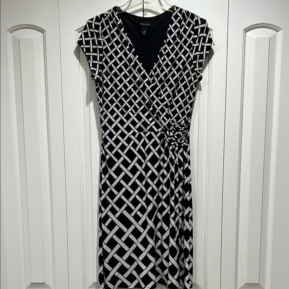 Black and White Geometric Dress- Size 8